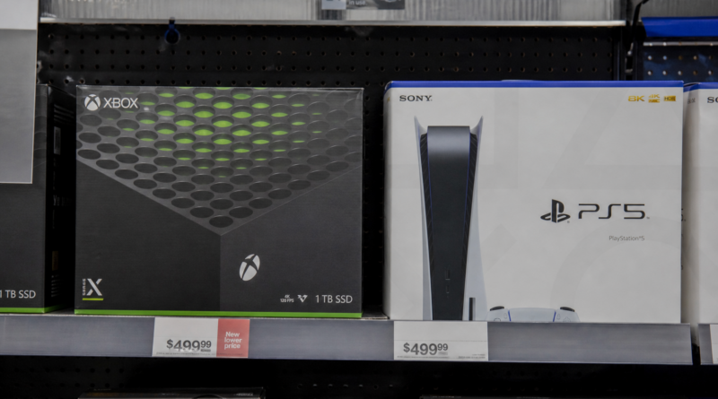 Sprzedaż PS5 i Xbox Series X|S w USA mocno spada. Analitycy wskazują na rekordowe ceny